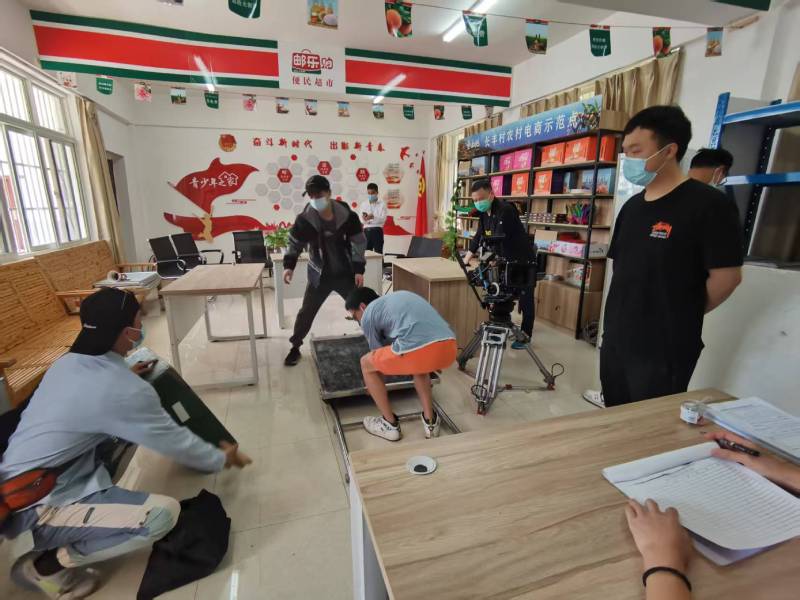 追星女孩心理学分析报告：德保县广告片拍摄公司揭秘饭圈应援式传播逻辑